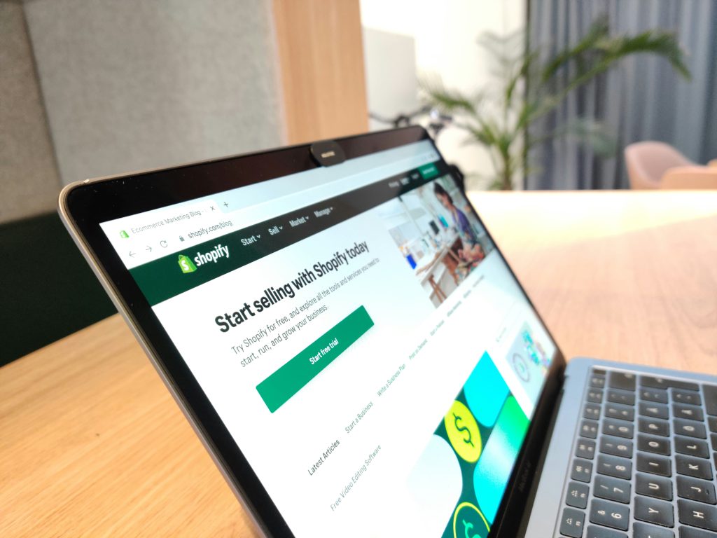 SEO for Shopify Stores in the UAE: A Complete Growth Guide | Pella Global